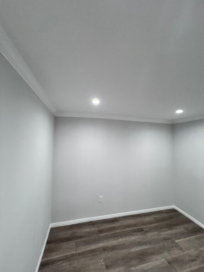 Building Photo - 1233 Hyperion Ave