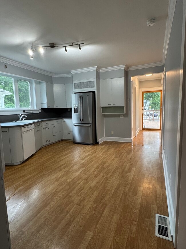 Foto del edificio - 258 Coburn Ave