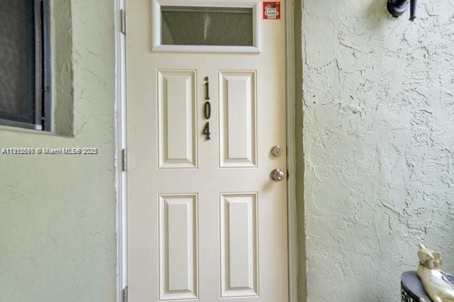 Building Photo - 9912 Hammocks Blvd