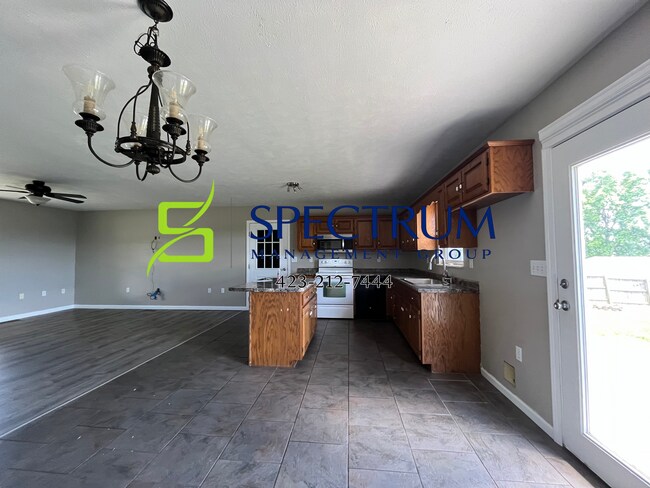 Foto del edificio - 3 bedroom 2 bath single family home