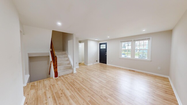 Entry Level Living Room - 6542 Birchleigh Way