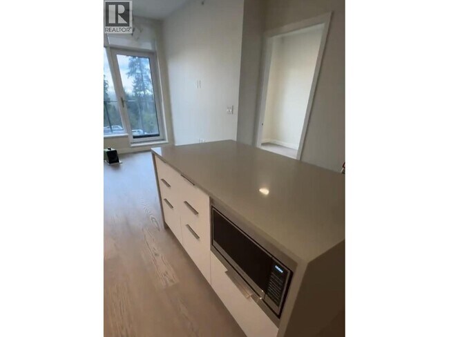 Photo du bâtiment - 6138 Birney Ave