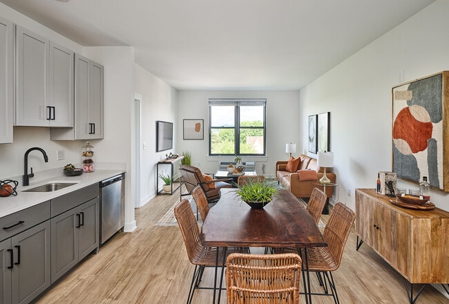 Building Photo - Market Flats