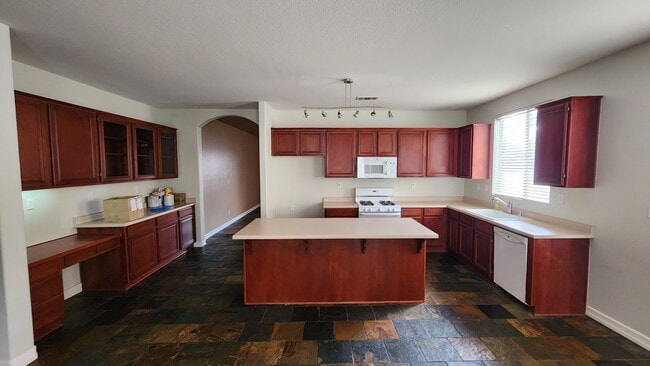 Kitchen - 25288 Red Fern Cir