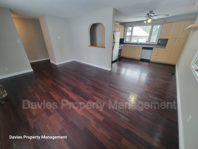 Building Photo - 9239-9148 148 St NW