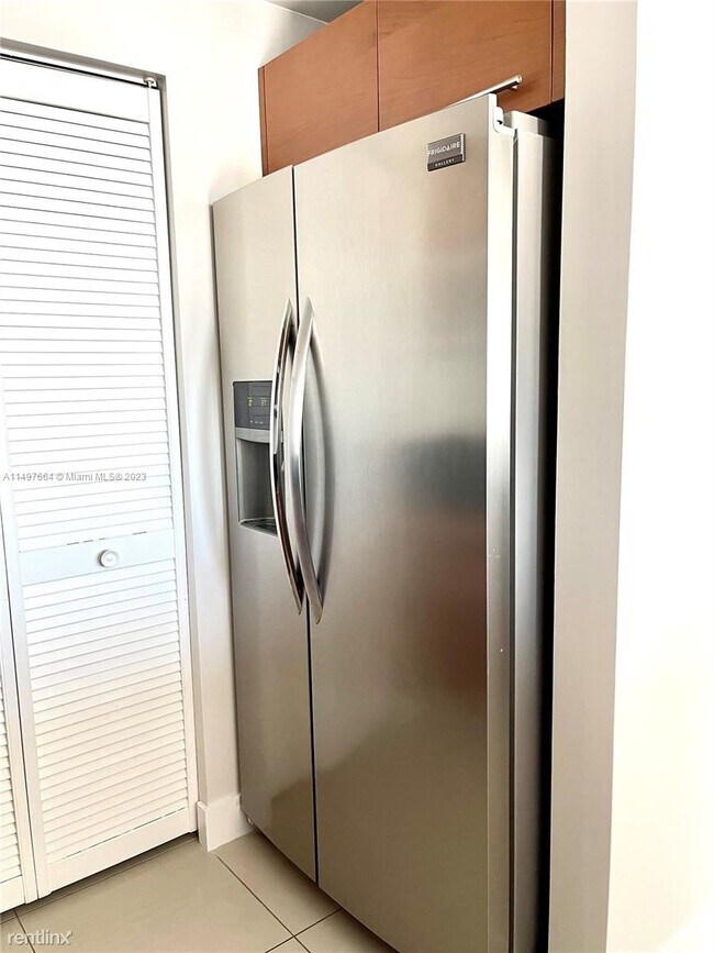 Foto del edificio - 1 br, 1 bath Condo - 244 Biscayne Blvd Apt...