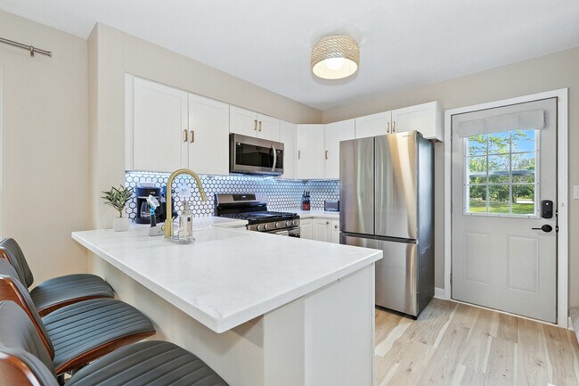 Foto del edificio - 2621 Wingate Ct