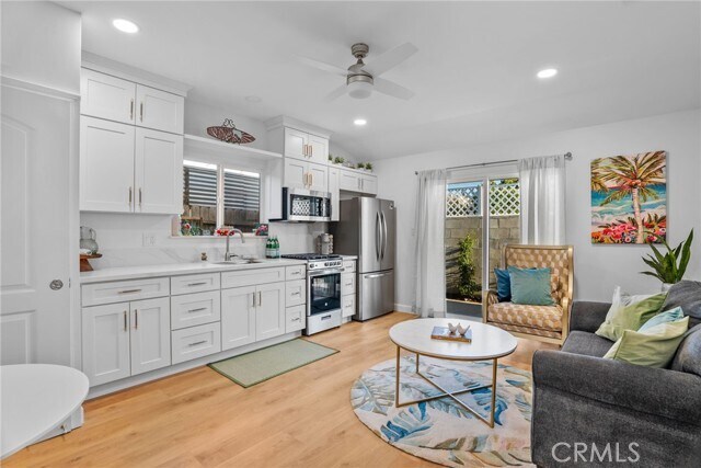 Building Photo - 426 Jacaranda Pl