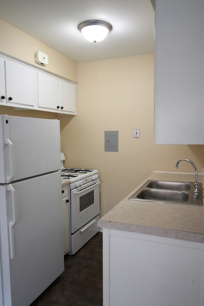 Maple Crossing Apartments Apartments at 481 N Ardmore Ave Villa Park