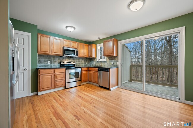 Building Photo - 92 Cynthia Ln