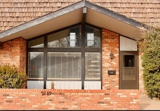 Building Photo - 2110 Indian Dr