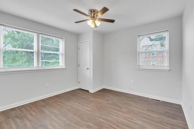 Building Photo - 1100 Mt Holly St