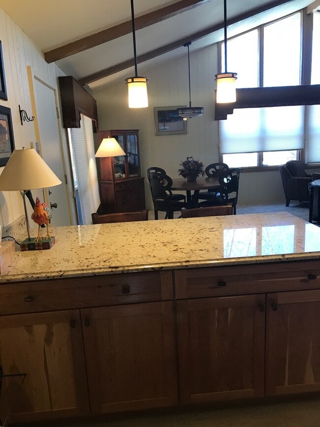 Foto del edificio - Single Level Furnished Country Club Home