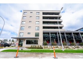 Building Photo - 15733-15785 85 Ave