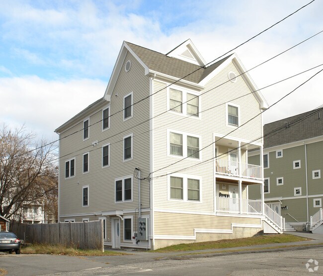 17 North St, Westbrook, ME 04092 Apartments Westbrook, ME