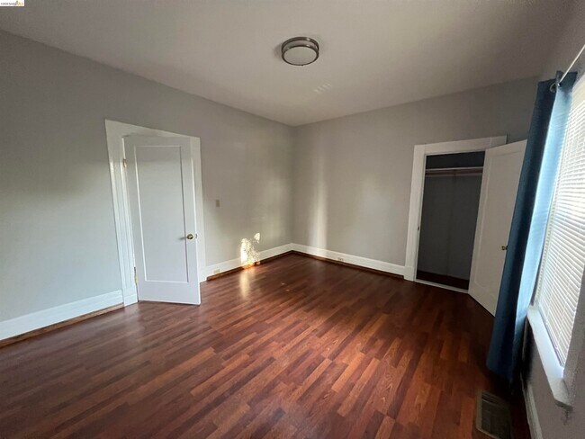 Foto del edificio - 1251 63rd St