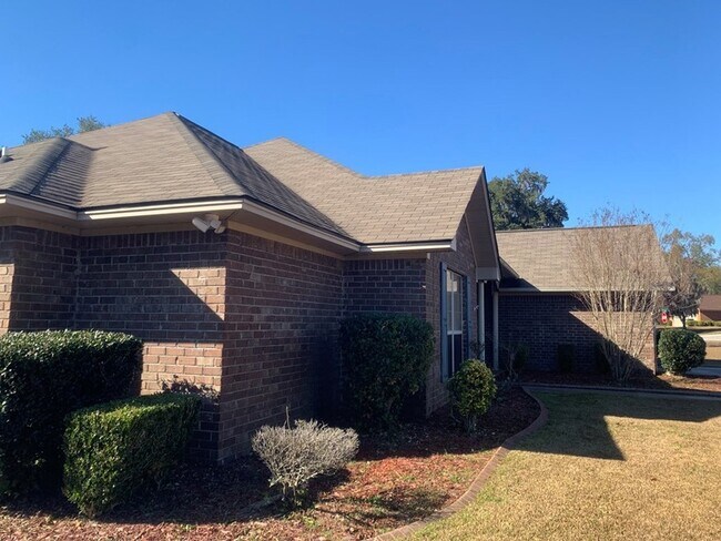 Building Photo - 1169 Cumberland Dr