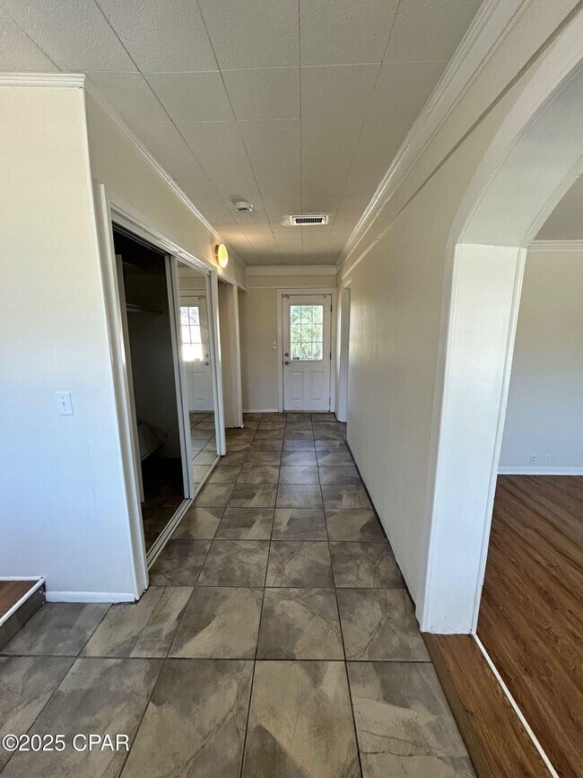 Foto del edificio - 427 S Macarthur Ave