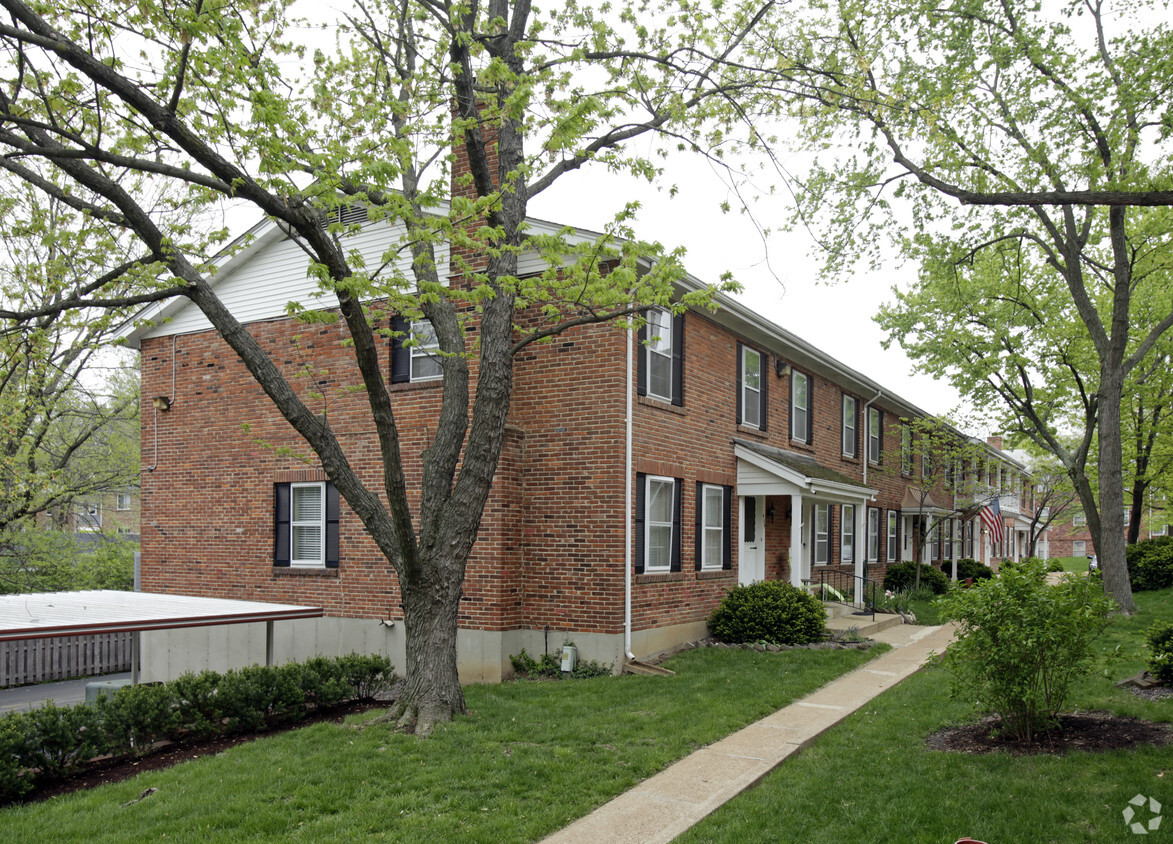 Primary Photo - The Cloisters Apartments