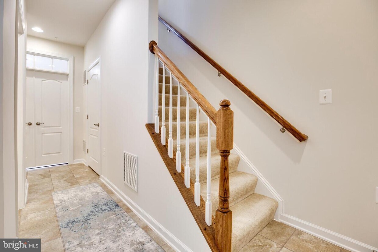 Foto principal - 7363 Riding Meadow Way
