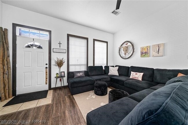 Building Photo - 400 Bordeaux Cir