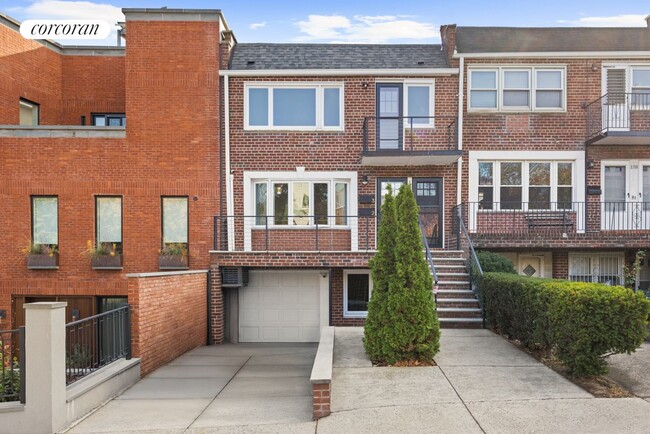 Building Photo - 140 Terrace Pl