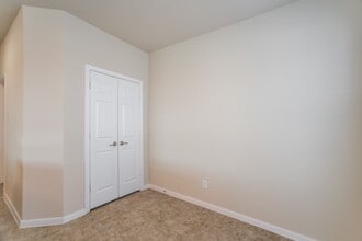 Building Photo - 139 S Rocky Point Cir