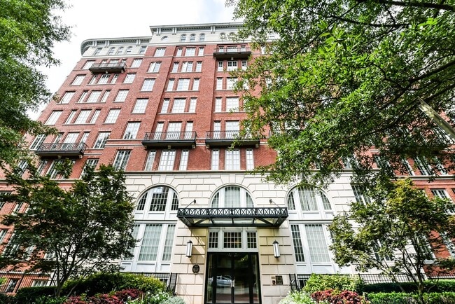 Logan Circle Studio Apartment for Rent Ava... - Logan Circle Studio Apartment for Rent Ava...