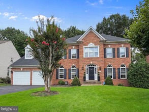 Building Photo - 5667 Lonesome Dove Ct