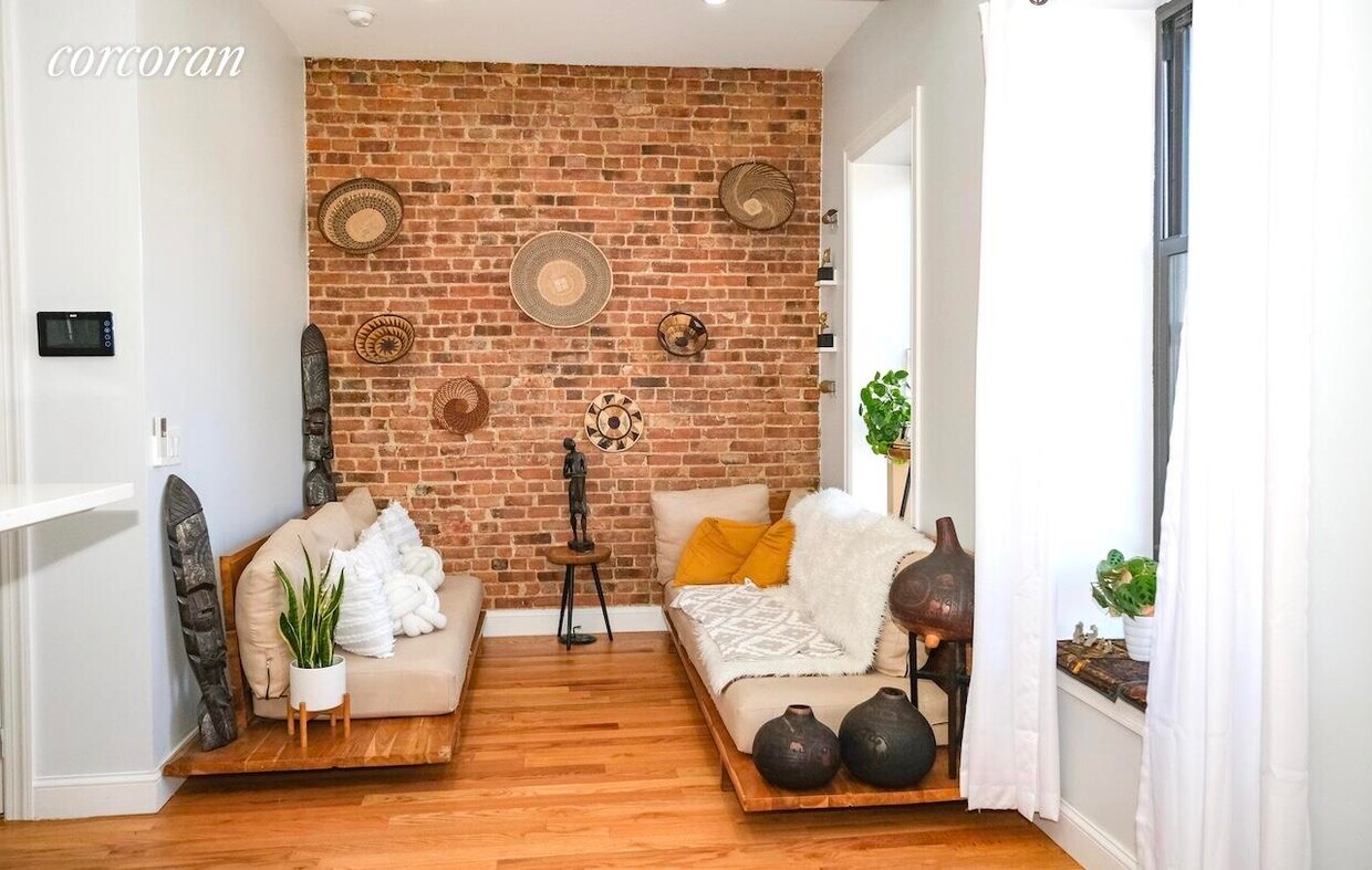 Foto principal - 587 Greene Ave
