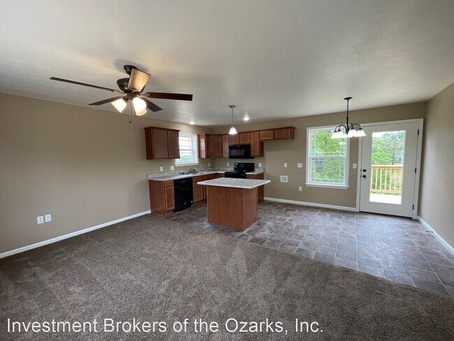 Building Photo - 4 br, 2.5 bath House - 329 Sunrise Cove