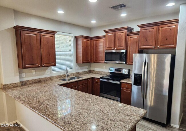 Building Photo - 7558 W Spur Dr