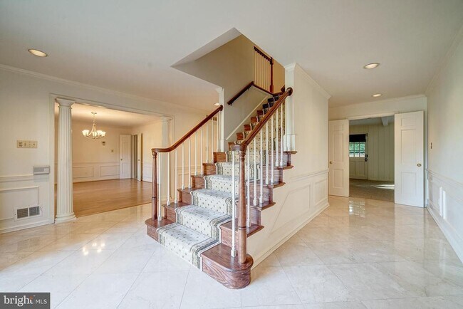 Foto del edificio - 6209 Stoneham Ln
