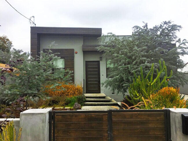 Foto del edificio - 11057 Hatteras St