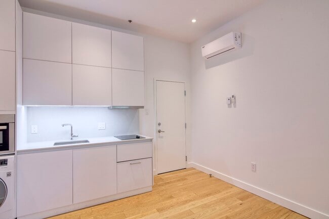 Building Photo - 3455 Rue Aylmer