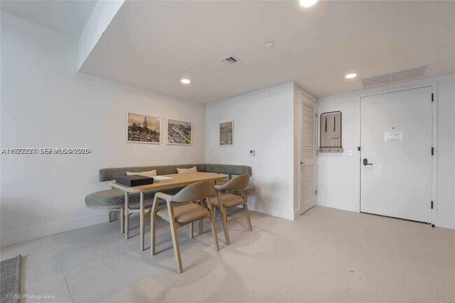 Building Photo - 159 NE 6th St