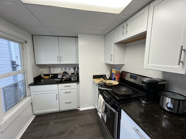Building Photo - 48 Zulema St