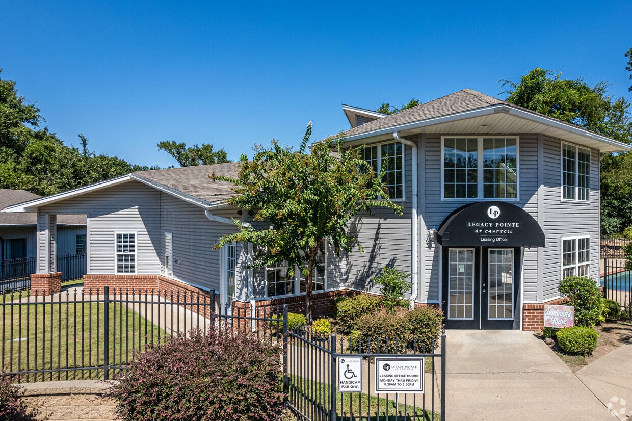 Legacy Pointe 6900 Cantrell Rd Little Rock, AR Apartments for Rent