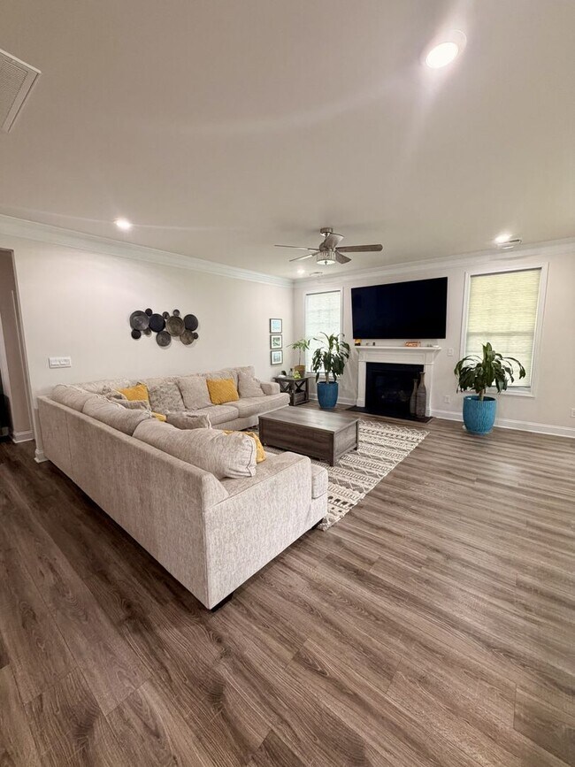 Building Photo - Elegant Home located in Cabarrus County!