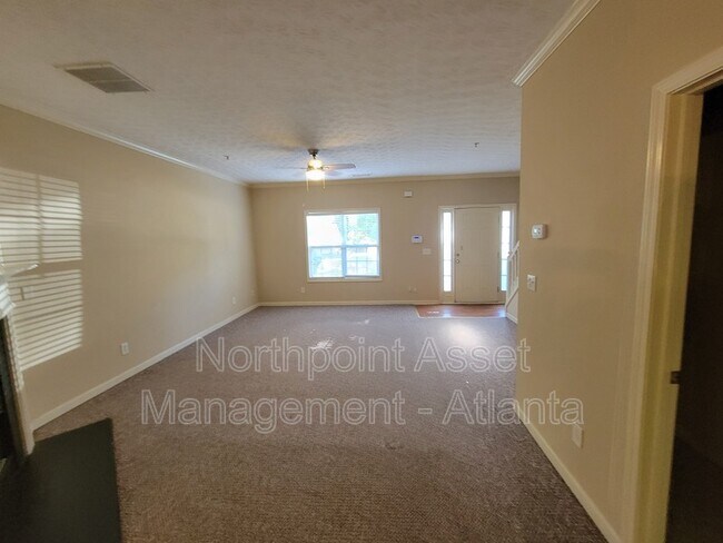 Building Photo - 6016 Leeshire Trace