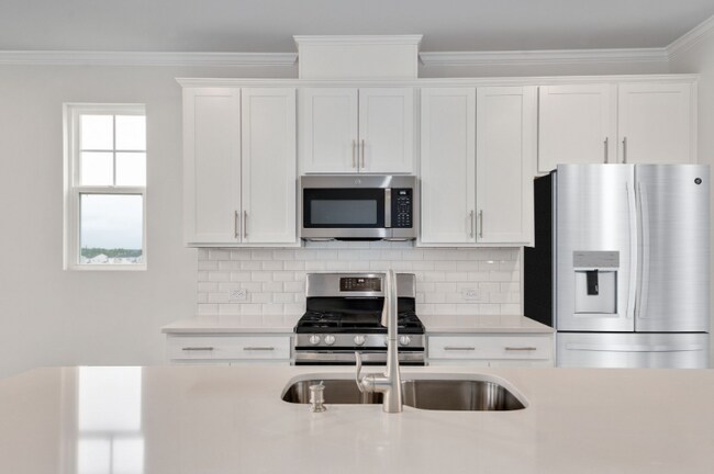 Building Photo - 2423 Kasota Ln