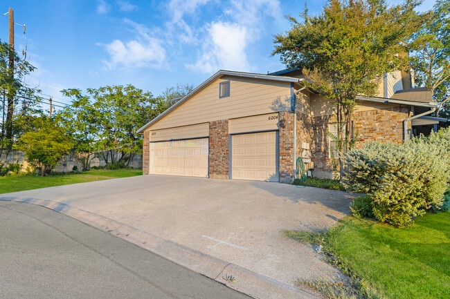 Photo - 6004 Loch Maree Townhome
