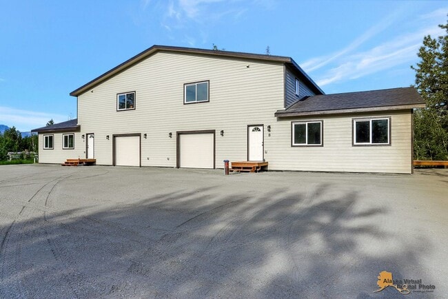 Building Photo - 16320 E Bradford Dr