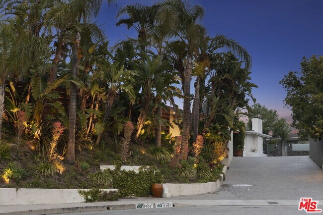 Foto del edificio - 8405 Edwin Dr