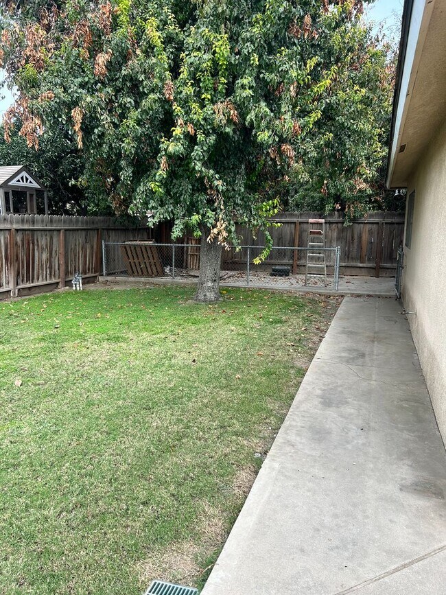 Building Photo - Single Family Home