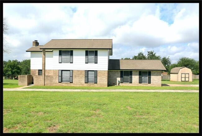 Building Photo - 1804 Mayfield Dr