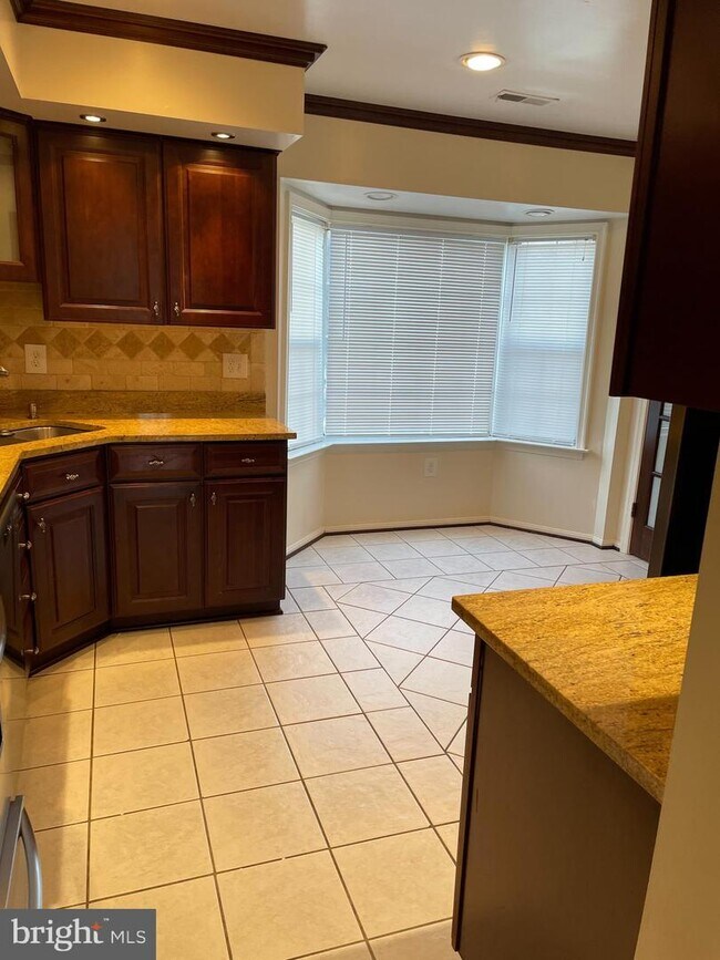 Building Photo - 3429 Ascot Ct
