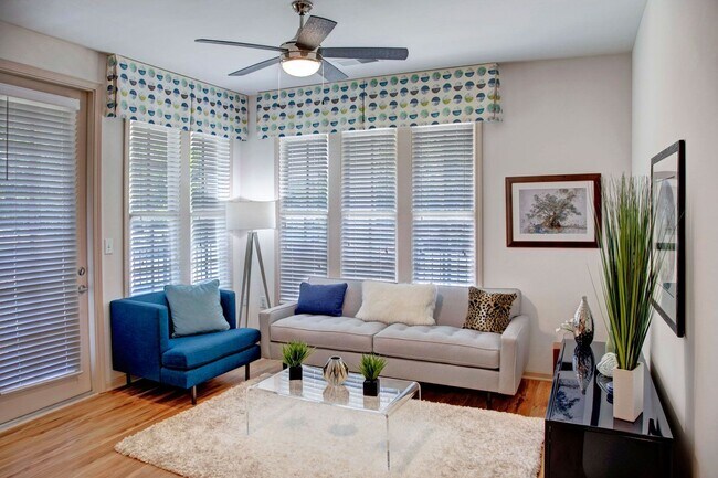 Sala de estar - The Moderne at Providence Apartments