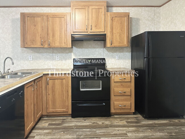 Foto del edificio - 6351 Dunn Ave
