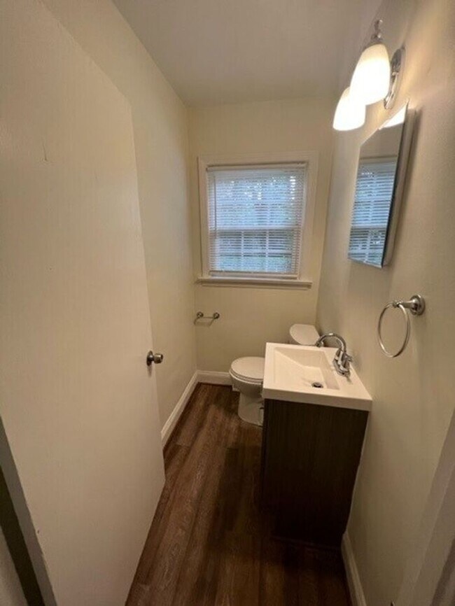 Foto del edificio - 3 Bedroom 1.5 Bath Home ~ Off E. North St